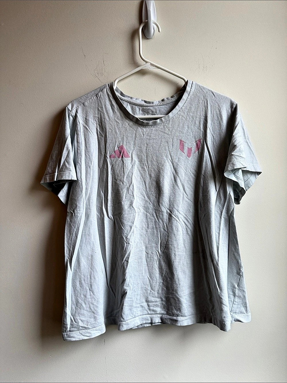 Messi adidas Gray & Pink Athletic Jersey Tee
